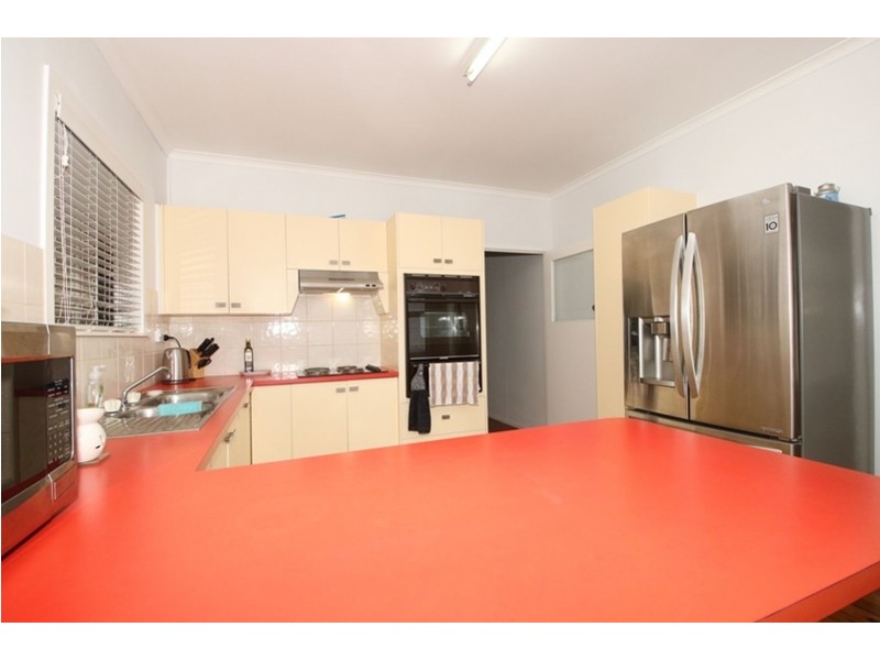 39 Martini Street, Mount Lofty QLD 4350