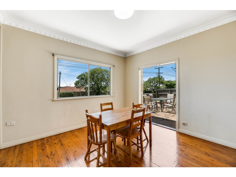 301-303 West Street, Harristown QLD 4350
