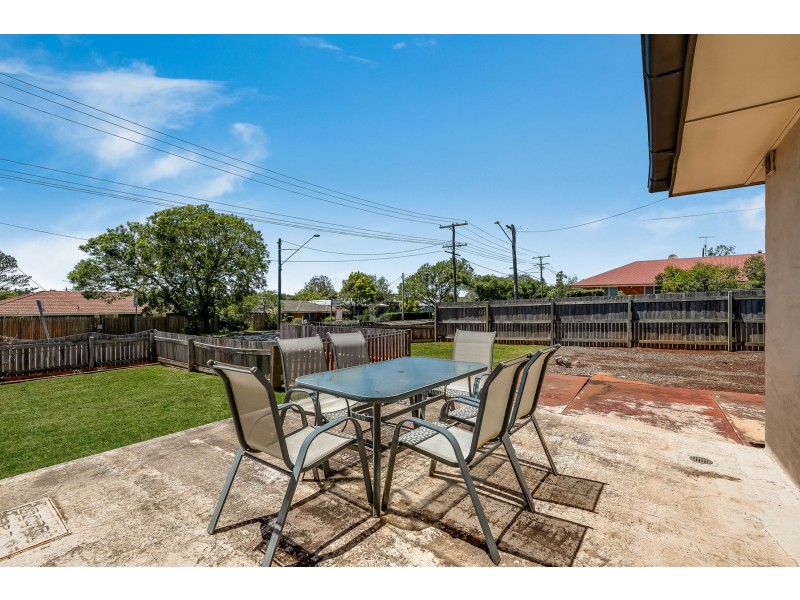 301-303 West Street, Harristown QLD 4350