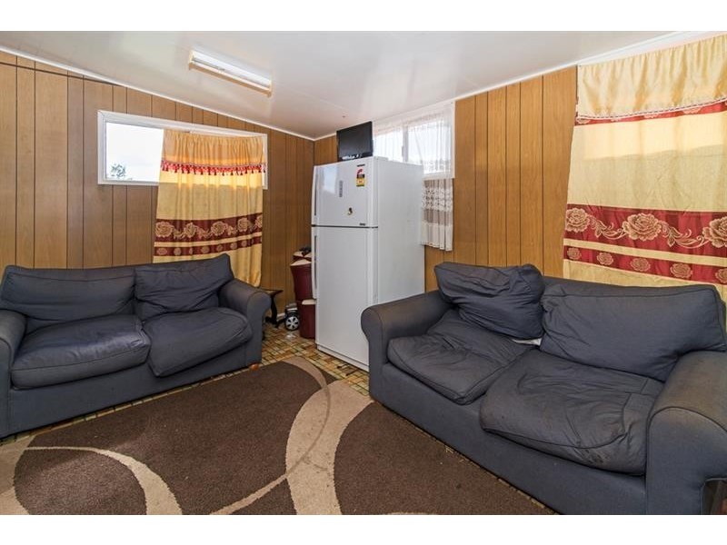 10 Teesdale Avenue, Newtown QLD 4350