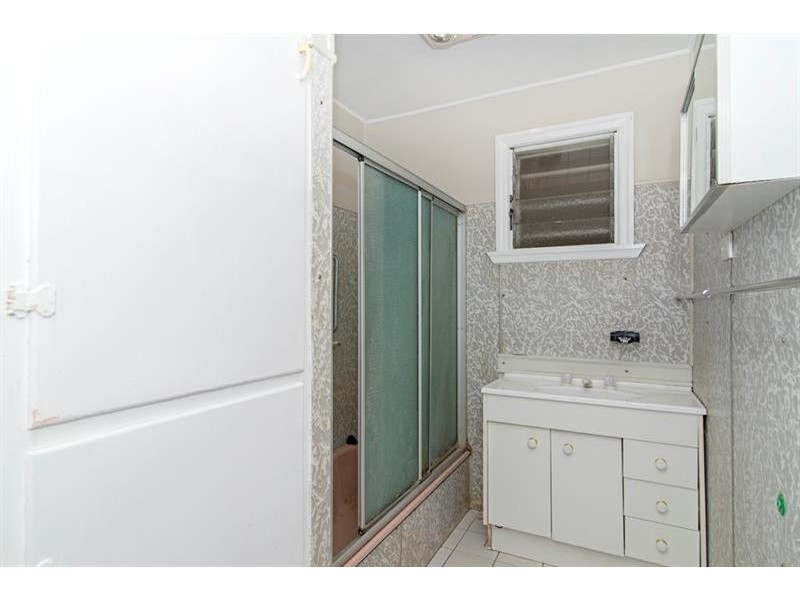 10 Teesdale Avenue, Newtown QLD 4350