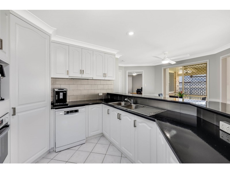 7 Pixie Drive, Kearneys Spring QLD 4350