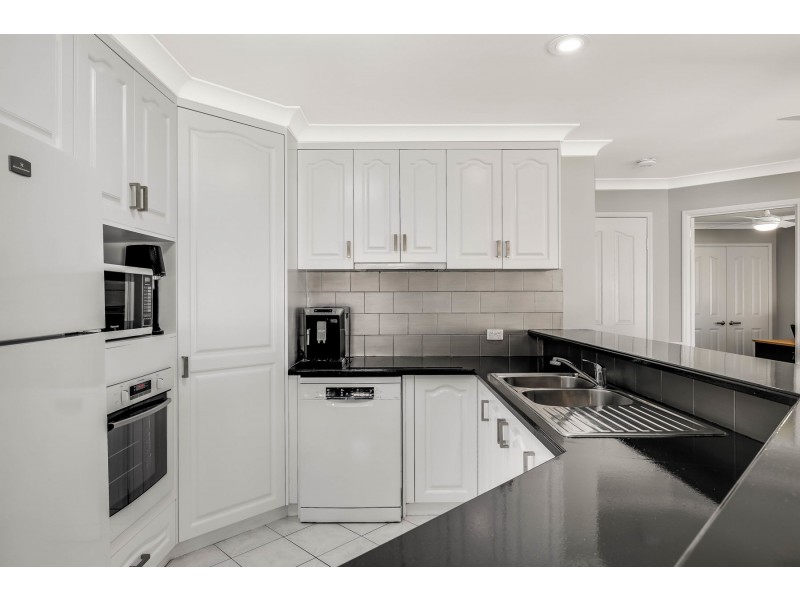 7 Pixie Drive, Kearneys Spring QLD 4350