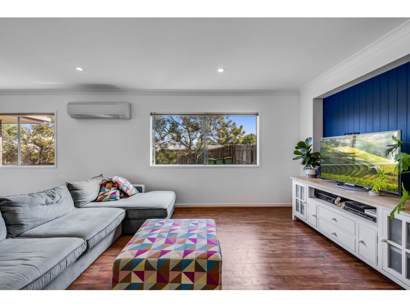 42 Wareena Crescent, Glenvale QLD 4350