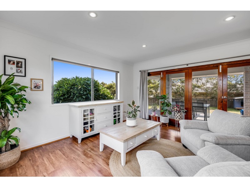 42 Wareena Crescent, Glenvale QLD 4350