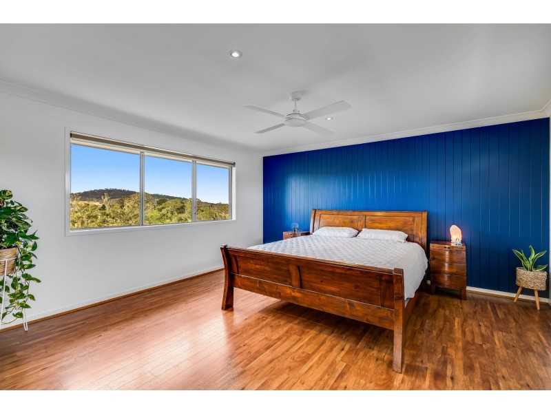 42 Wareena Crescent, Glenvale QLD 4350