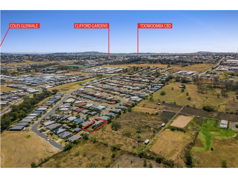 42 Wareena Crescent, Glenvale QLD 4350