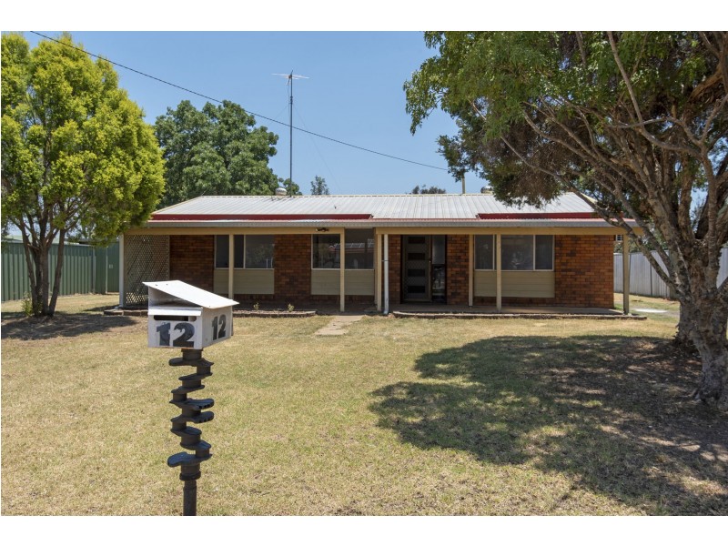 12 Rome Street, Oakey QLD 4401