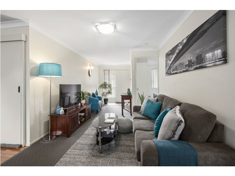 1 Greenbury Street, Rockville QLD 4350