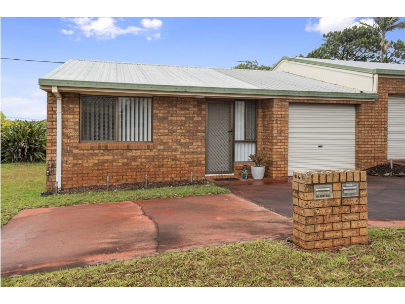 1 Greenbury Street, Rockville QLD 4350