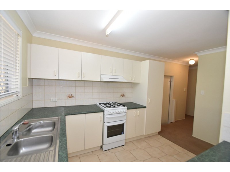 2/5 Beer Court, Kearneys Spring QLD 4350