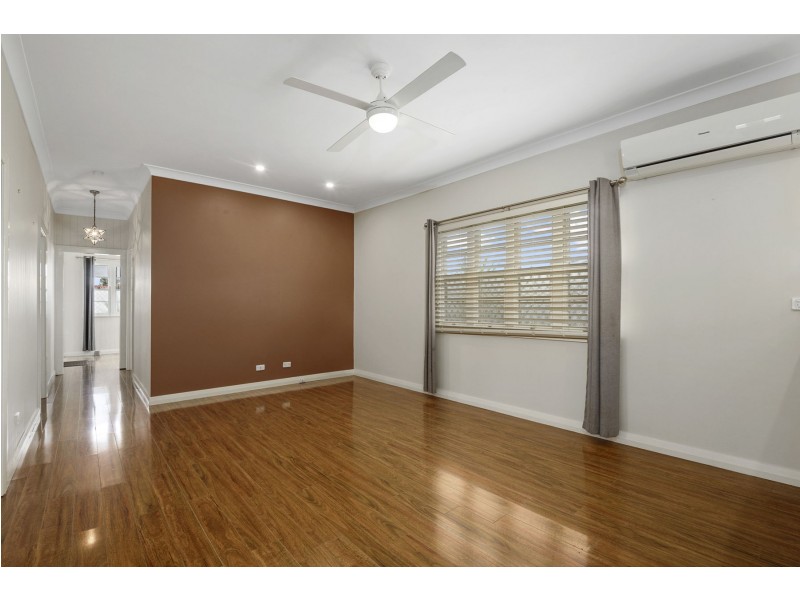 26 Violet Street, Harristown QLD 4350
