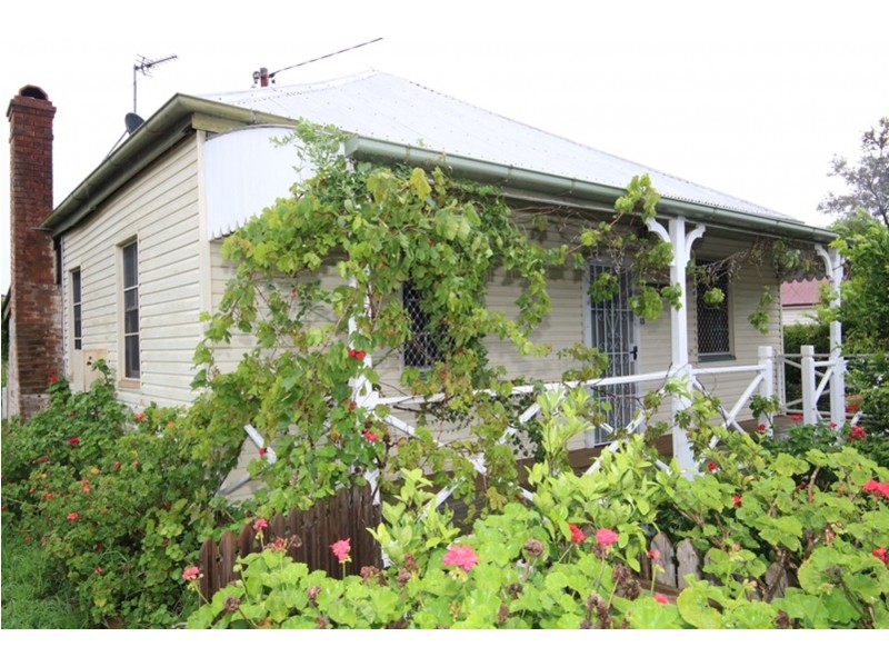 45 West Street, Newtown QLD 4350