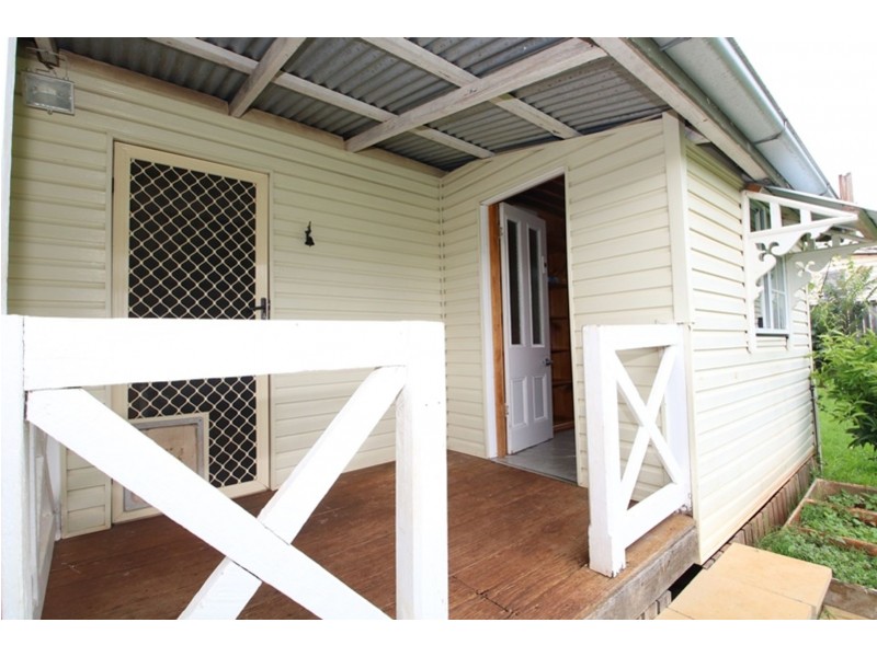 45 West Street, Newtown QLD 4350