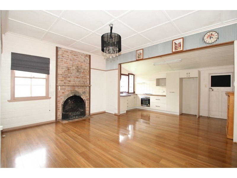 45 West Street, Newtown QLD 4350