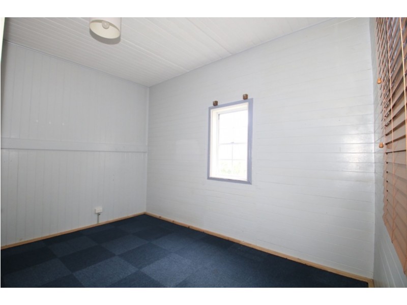 45 West Street, Newtown QLD 4350