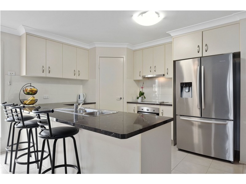 3 Ace Drive, Glenvale QLD 4350