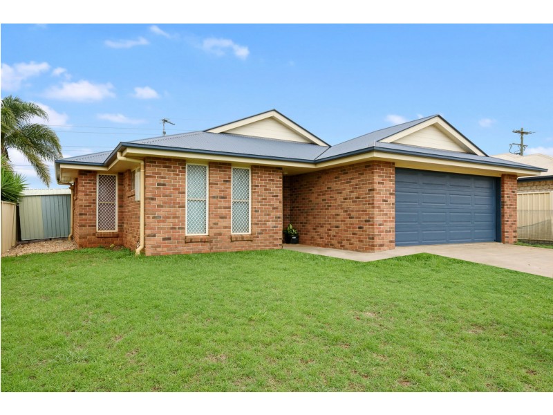 3 Ace Drive, Glenvale QLD 4350
