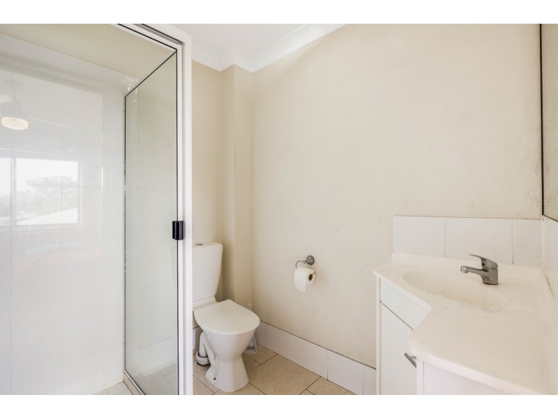 6/1-3 Uniplaza Court, Kearneys Spring QLD 4350