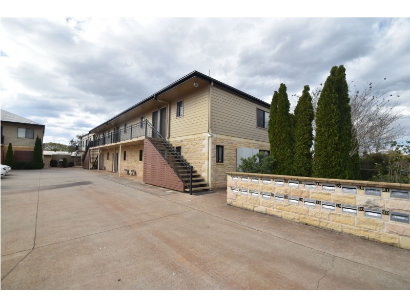 9/1-3 Uniplaza Court, Kearneys Spring QLD 4350