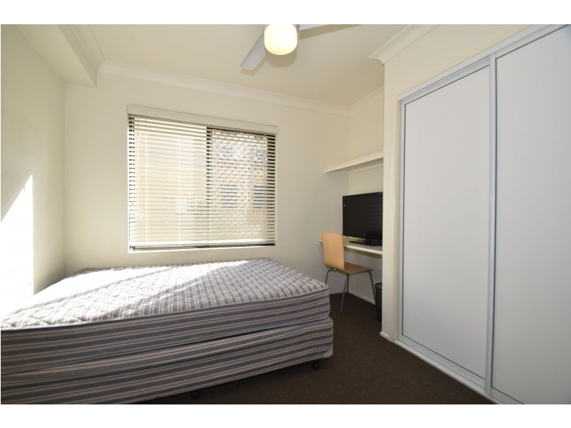 9/1-3 Uniplaza Court, Kearneys Spring QLD 4350