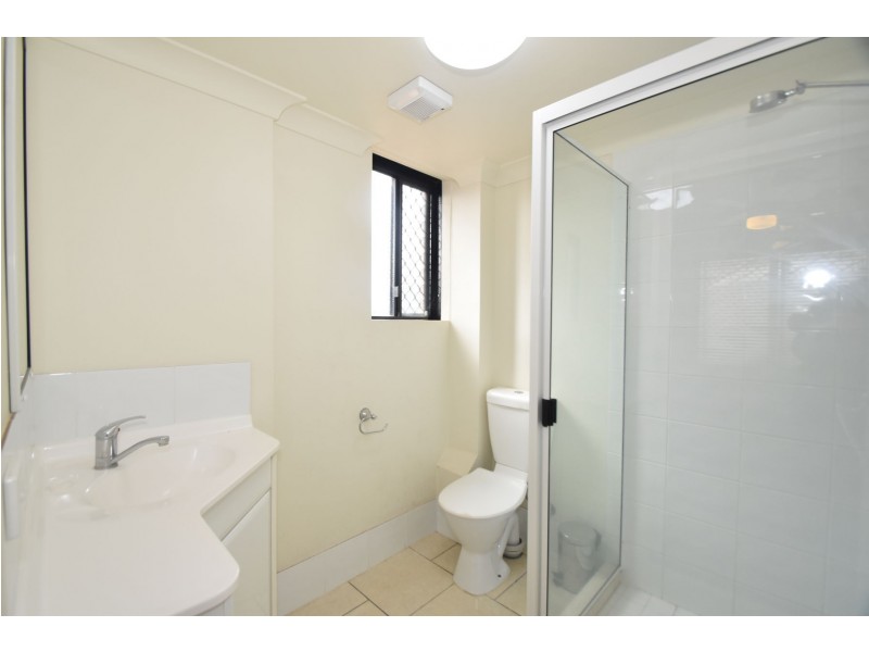 9/1-3 Uniplaza Court, Kearneys Spring QLD 4350