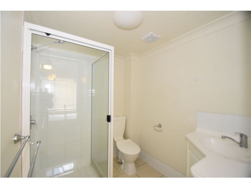 9/1-3 Uniplaza Court, Kearneys Spring QLD 4350