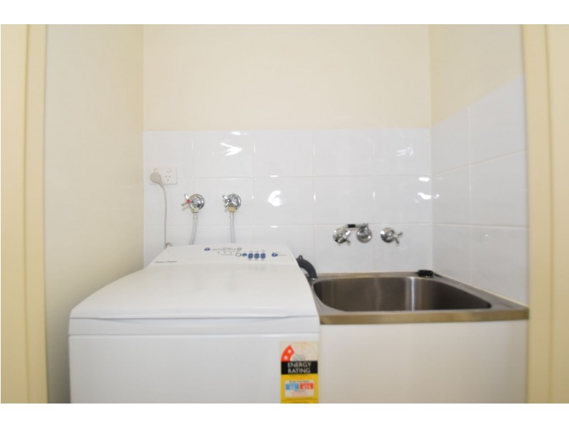 9/1-3 Uniplaza Court, Kearneys Spring QLD 4350