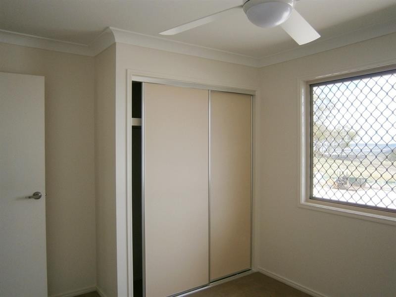 4 Reserve Rd, Cranley QLD 4350