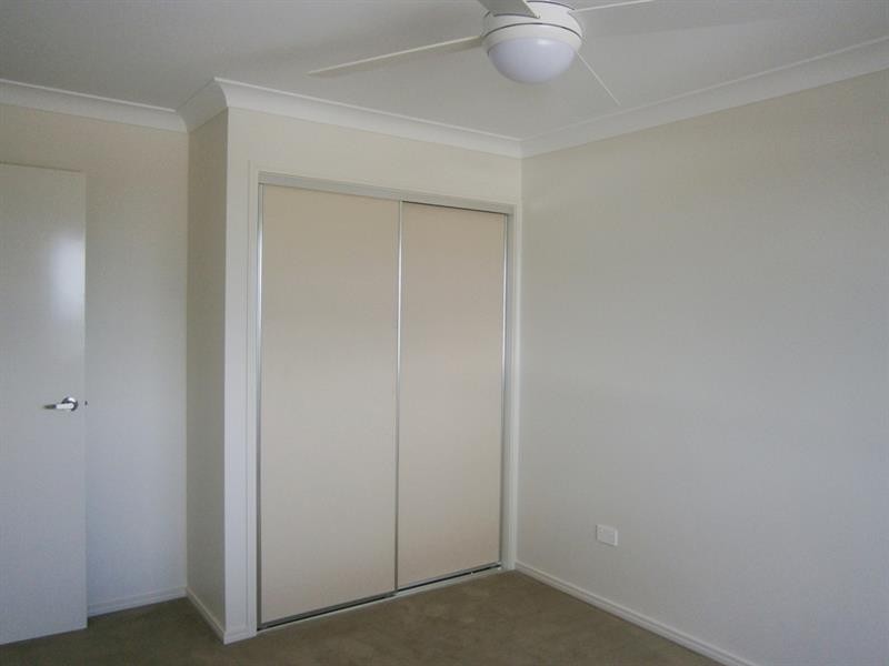 4 Reserve Rd, Cranley QLD 4350