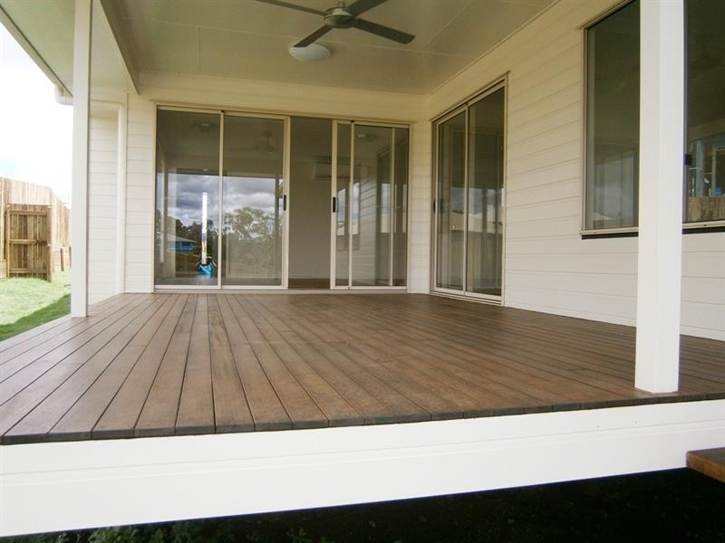 4 Reserve Rd, Cranley QLD 4350