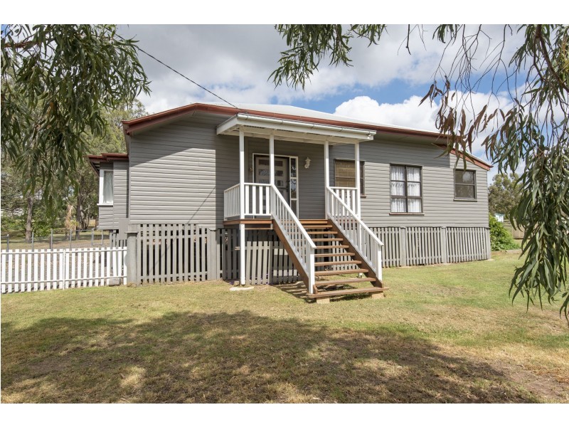 5 Lau Street, Goombungee QLD 4354