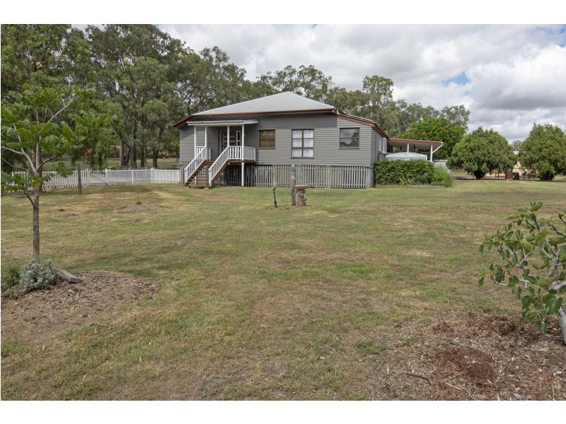 5 Lau Street, Goombungee QLD 4354