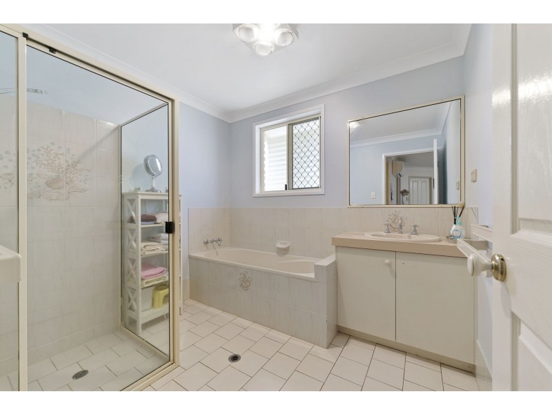 7 Emma Drive, Kearneys Spring QLD 4350