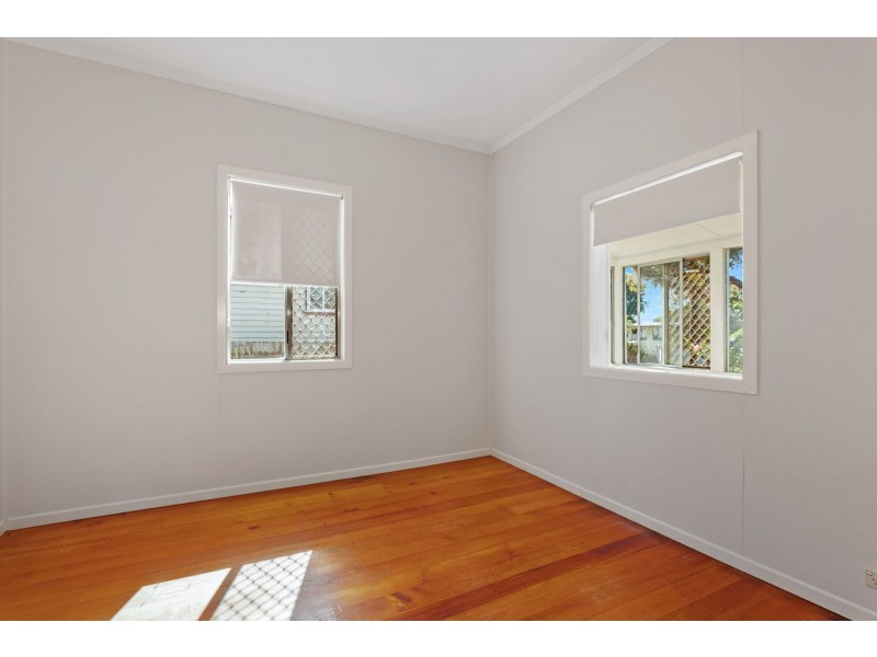 11 Bothwell Street, Newtown QLD 4350