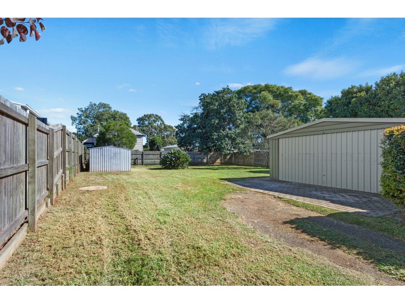 11 Bothwell Street, Newtown QLD 4350