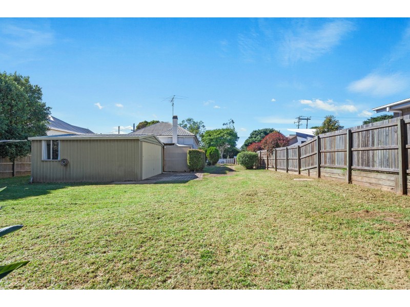 11 Bothwell Street, Newtown QLD 4350