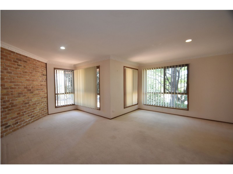 2 Danica Court, Kearneys Spring QLD 4350