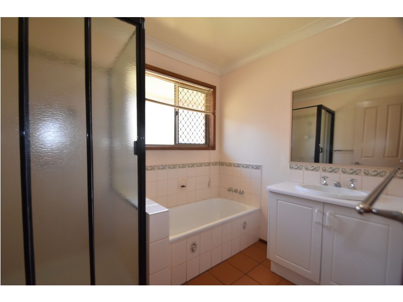2 Danica Court, Kearneys Spring QLD 4350