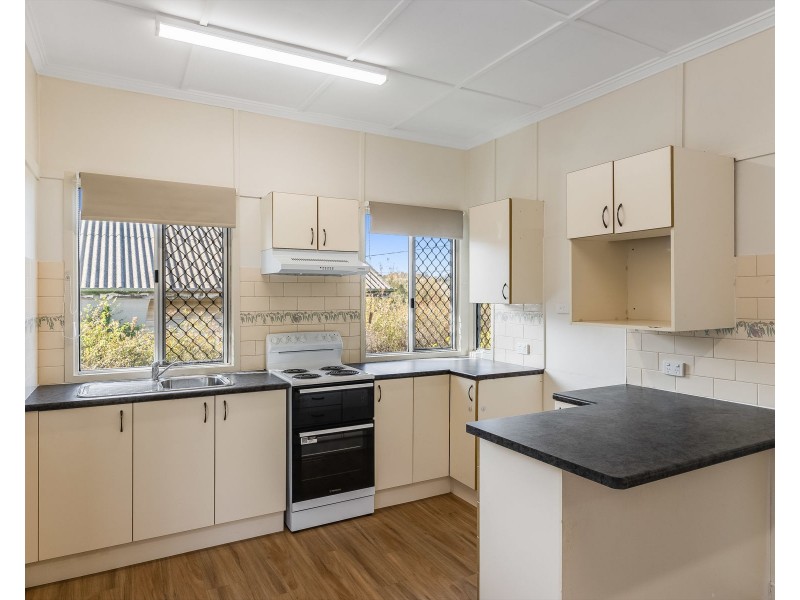 11 Dunkley Street, South Toowoomba QLD 4350