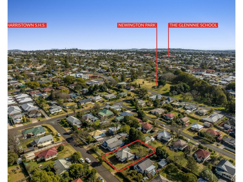 11 Dunkley Street, South Toowoomba QLD 4350