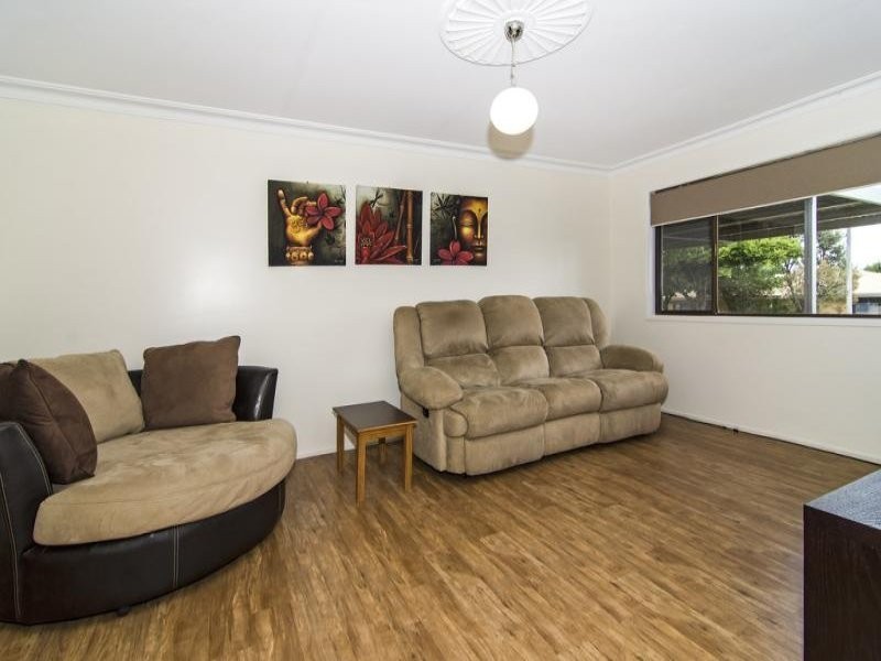 4 Champagne Crescent, Wilsonton QLD 4350