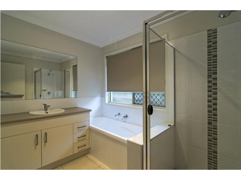 19 Sweeney Street, Kearneys Spring QLD 4350