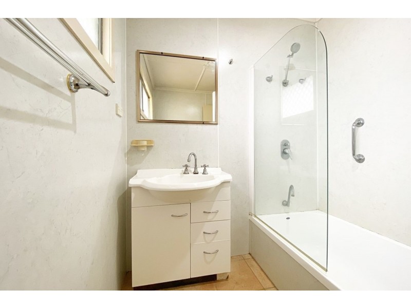 20 Hanlon Street, Newtown QLD 4350