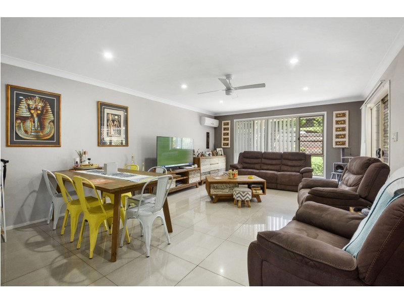 1/6 Rubie Court, Westbrook QLD 4350