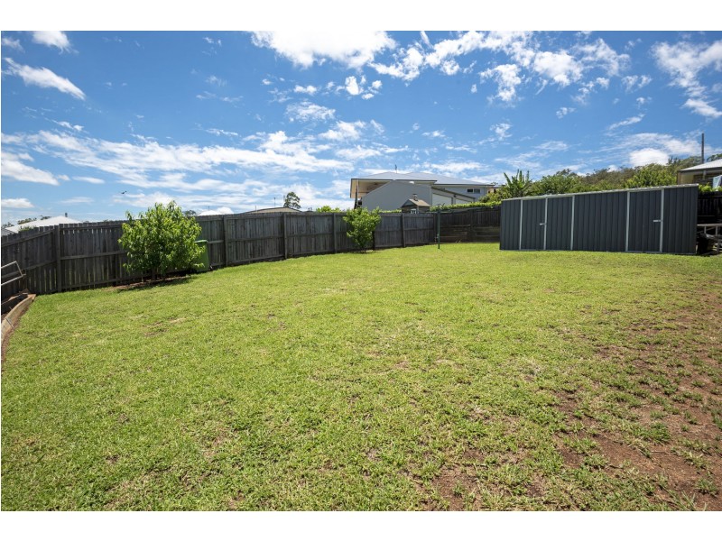 1/6 Rubie Court, Westbrook QLD 4350
