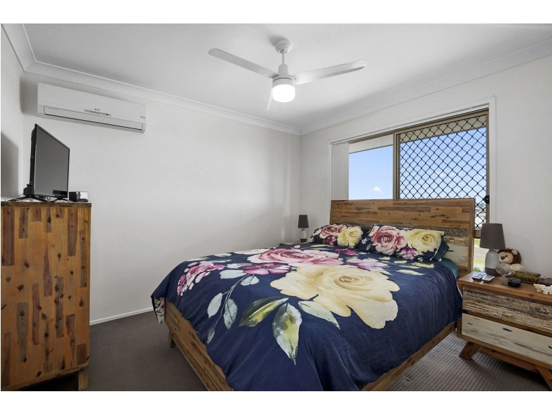 1/6 Rubie Court, Westbrook QLD 4350