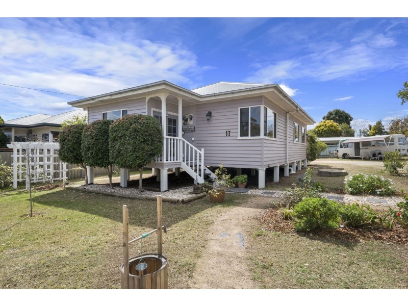 17 Victoria Street, Goombungee QLD 4354