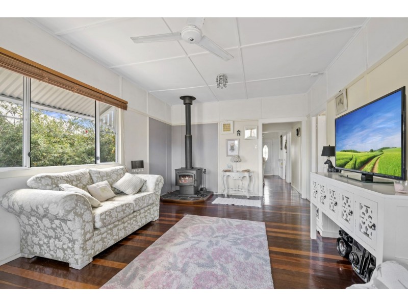 17 Victoria Street, Goombungee QLD 4354