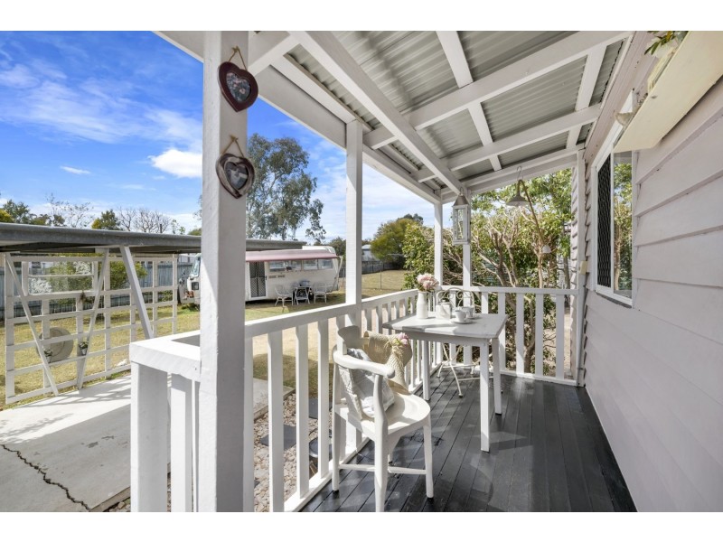 17 Victoria Street, Goombungee QLD 4354